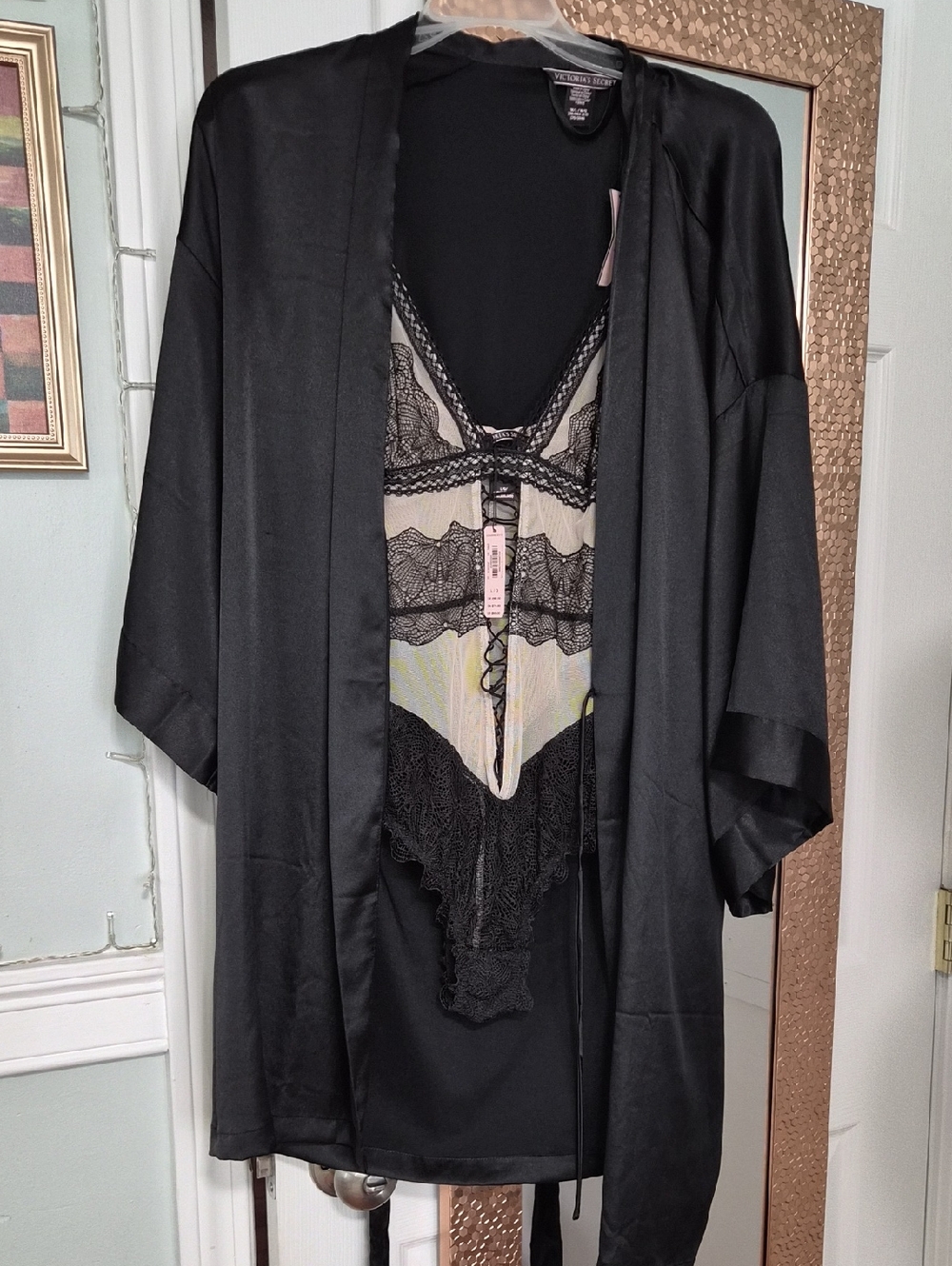 New Victoria's Secret Lingerie Set, Size Large